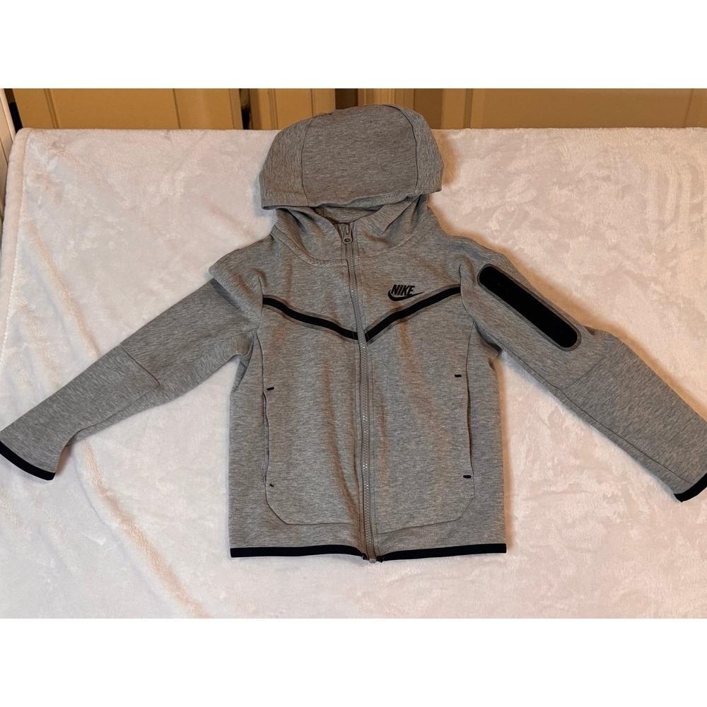 boys nike‎ tech size xs, zip up